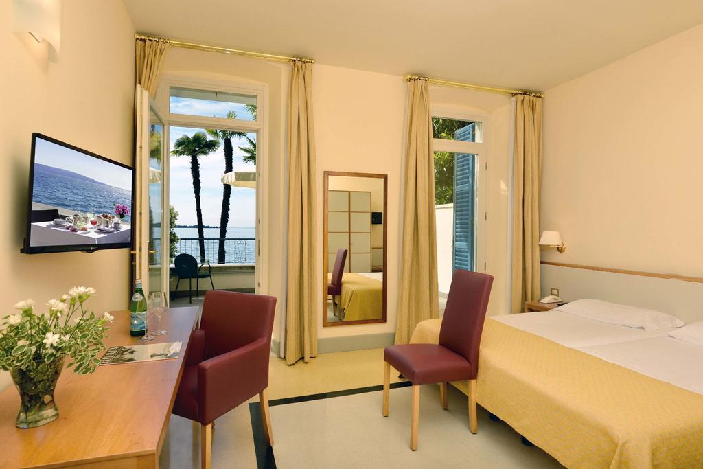 Hotel Monte Baldo E Villa Acquarone غاردوني ريفييرا المظهر الخارجي الصورة