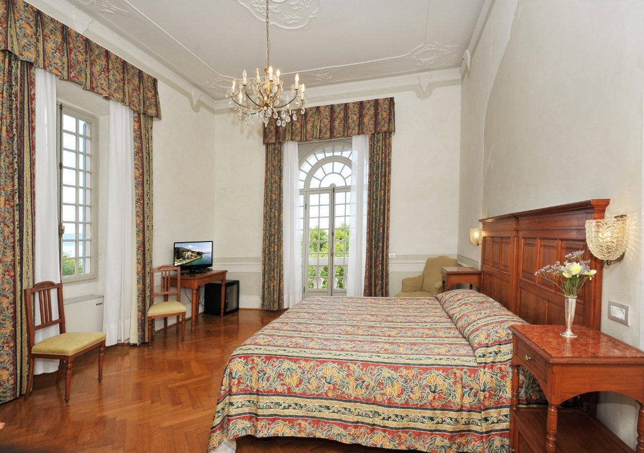 Hotel Monte Baldo E Villa Acquarone غاردوني ريفييرا المظهر الخارجي الصورة